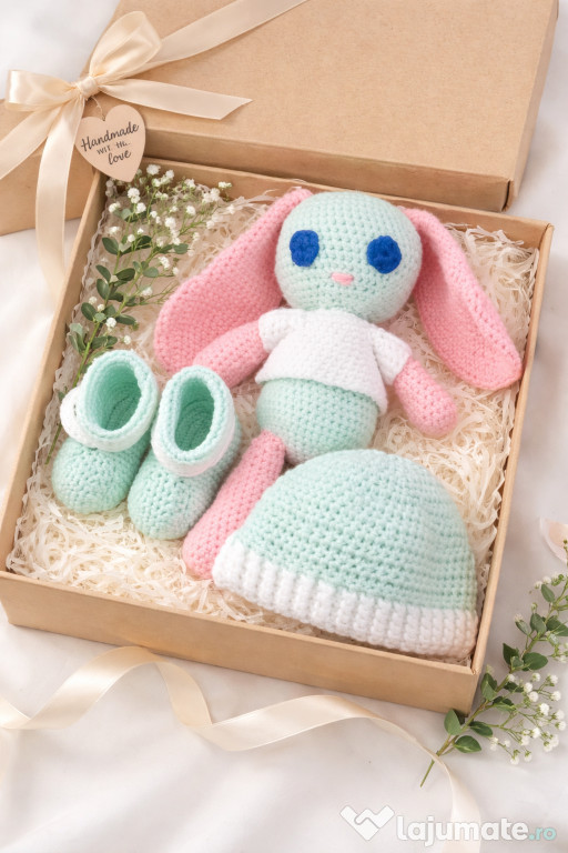 Set cadou handmade pentru bebeluși (0–3 luni)
