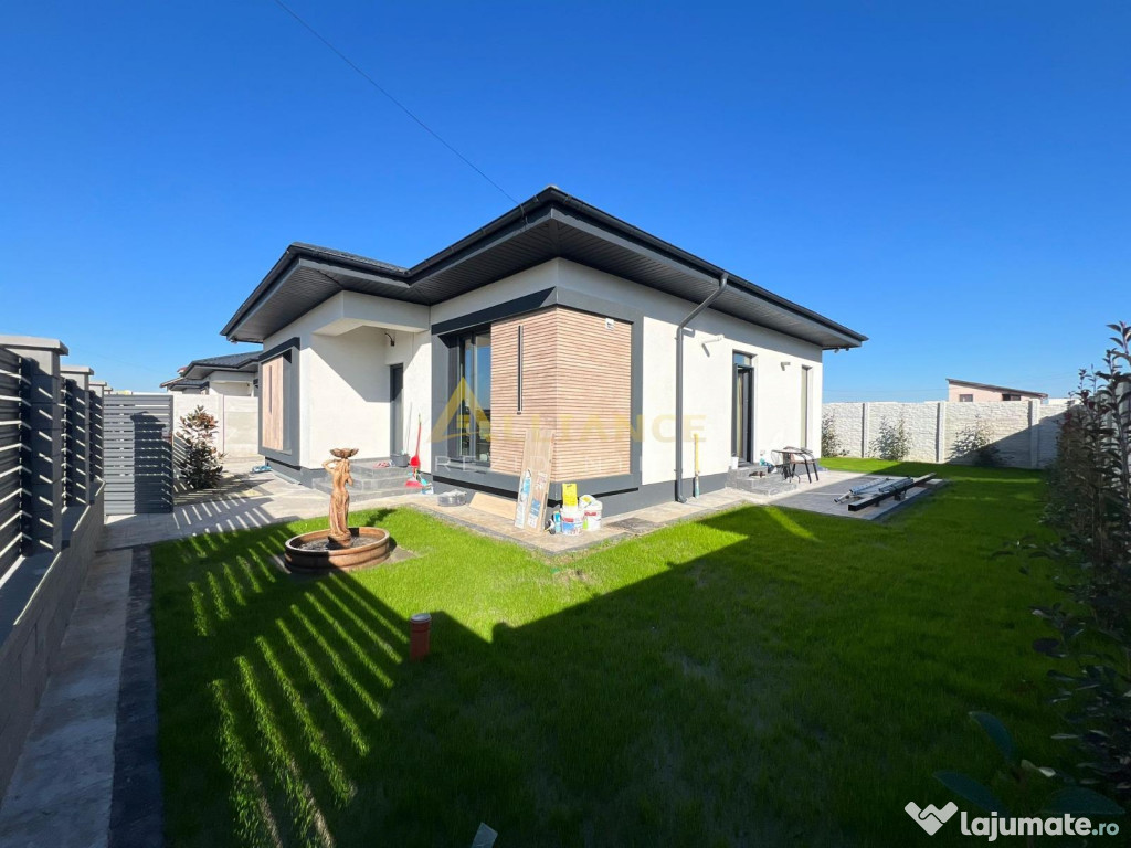 Casa individuala / 4 camere / 2 bai / Curte amenajata / Muta