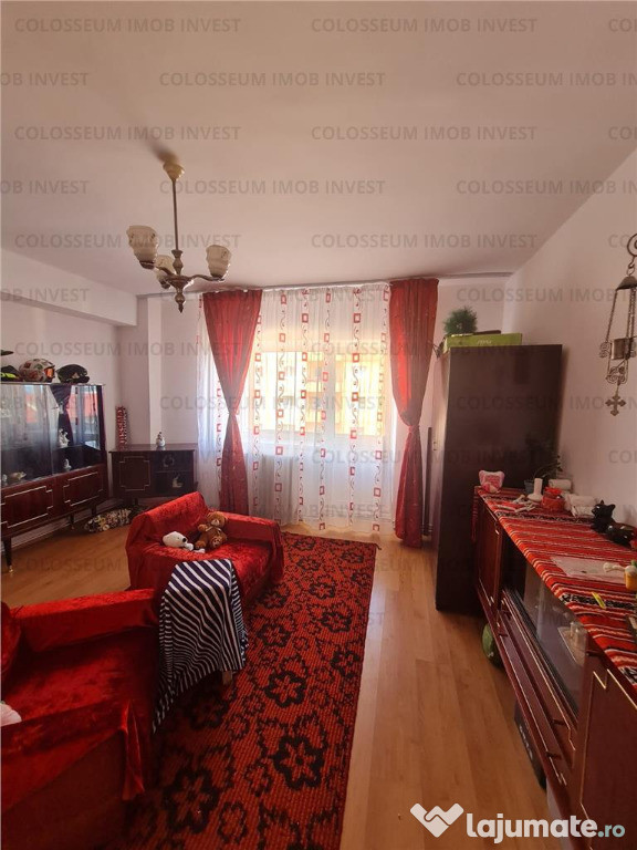 Apartament 3 camere, decomandat - zona Racadau