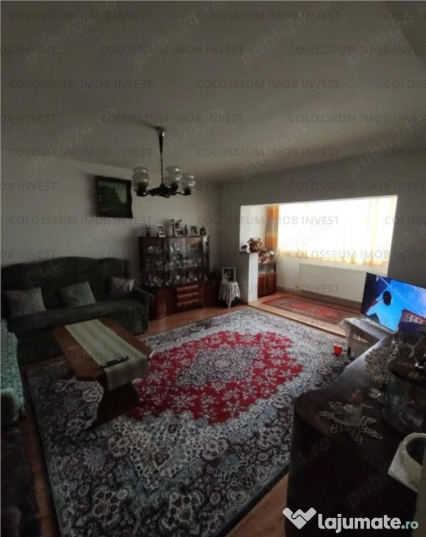 Apartament cu 3 camere, decomandat - zona Racadau