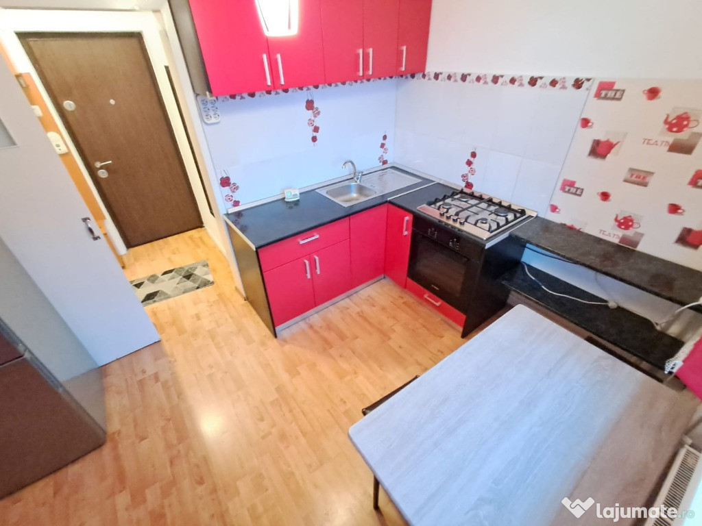 Ap.2 cam 48 mp, et.intermediar, balcon Gheorgheni zona Interservisan