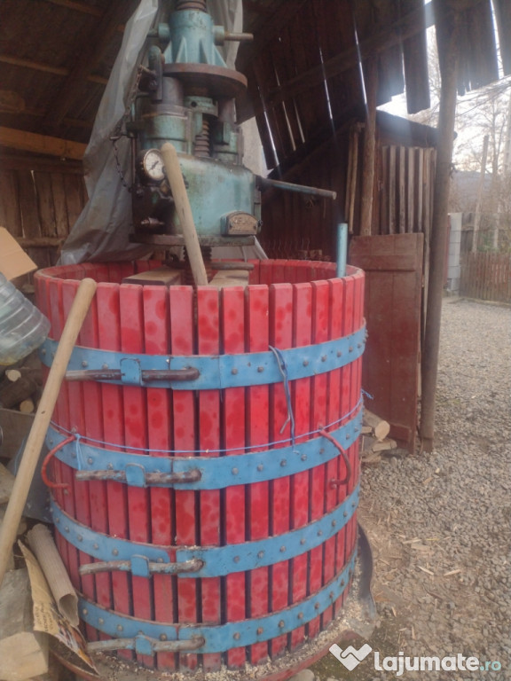 Vând storcãtor pentru struguri