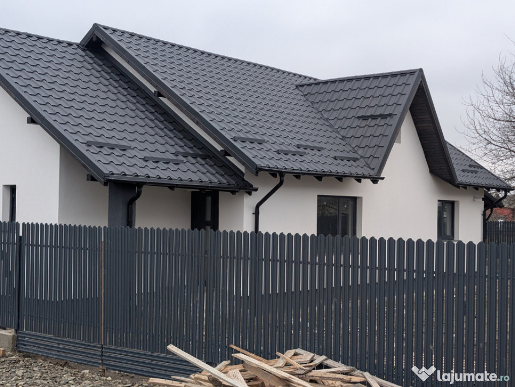 Casa Lilieci 3 dormitoare 2 băi, terasa + beci, canalizare