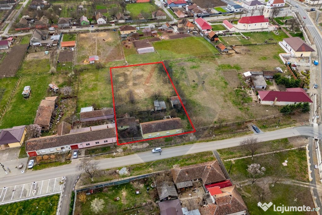 Teren generos de 3.105 mp cu construcție, poziție centr...