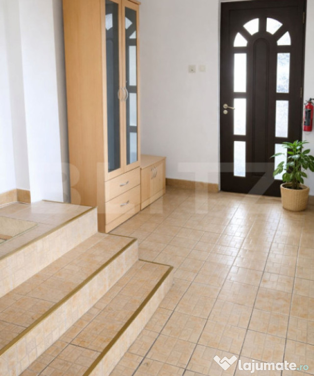 Casă individuală, finisată, 4 camere cu un teren de 320 m