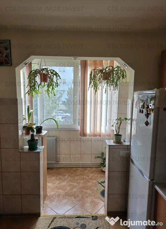 Apartament 2 camere, decomandat - zona Tractorul