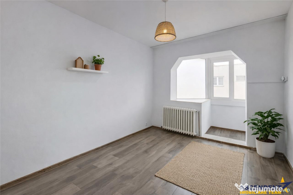 Tur Virtual! Locuinta luminoasa, design aerisit, Stefan cel