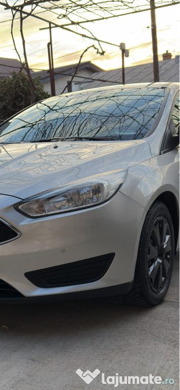 Vând Faruri Ford Focus mk3.5 2017