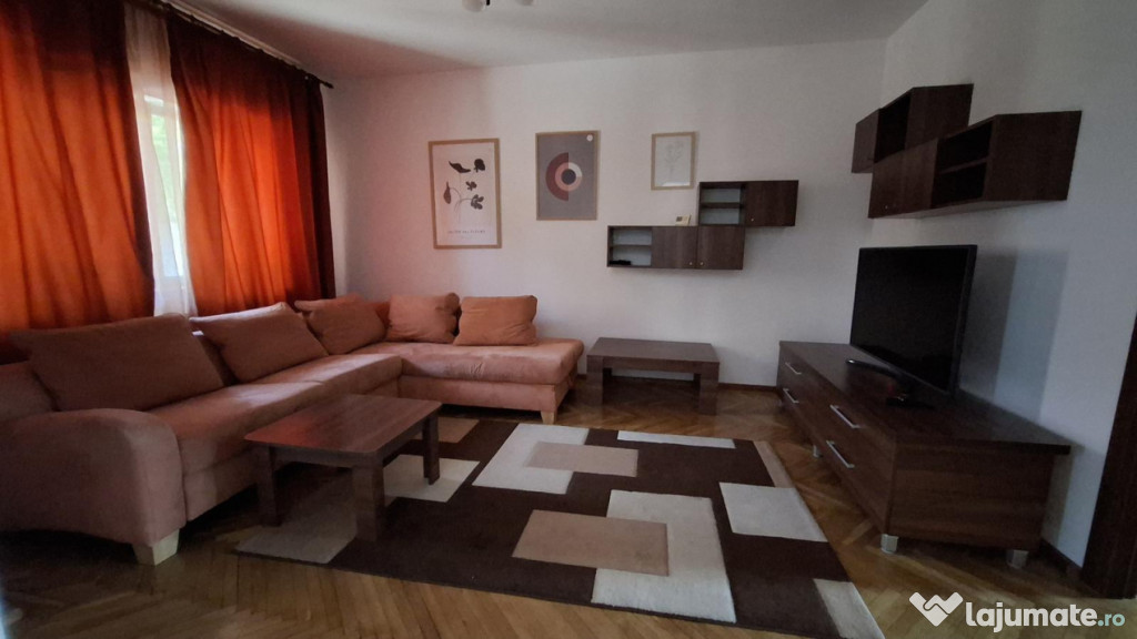 Casă 4 camere 150 mp utili, teren 120 mp, zonă centrală