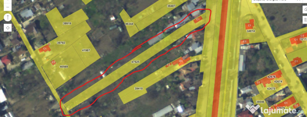 Teren cu casa demolabila, suprafata 1700 mp