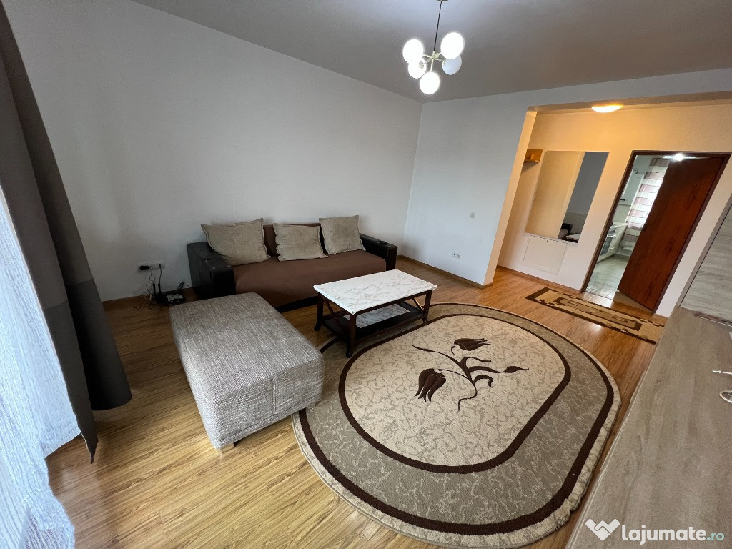 INCHIRIEZ apartament 3 camere decomandat,renovat,zona Selimbar