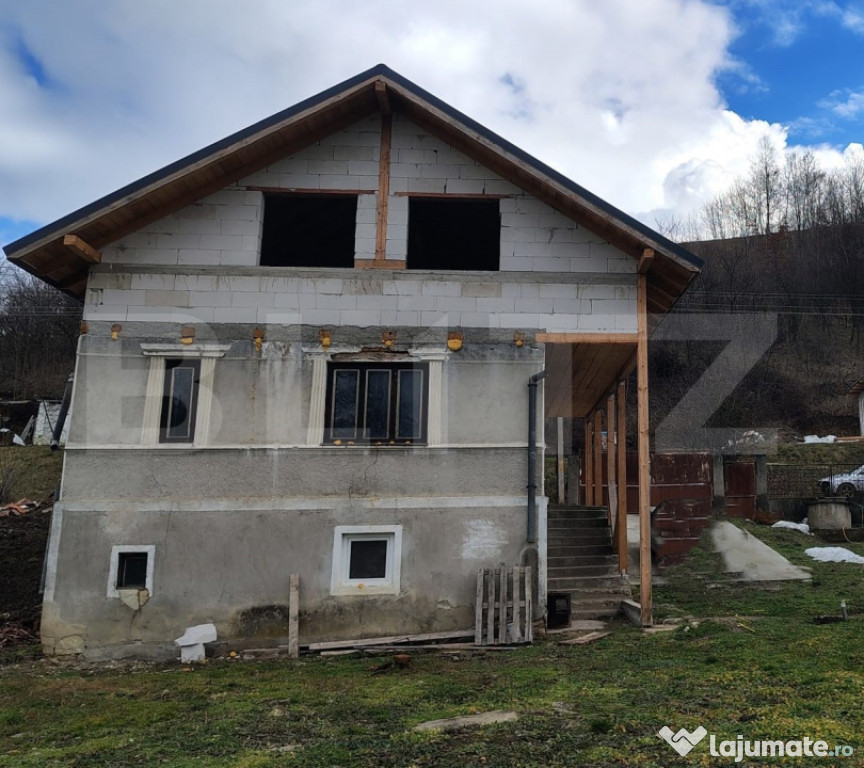 Casă țărănească cu 180 mp utili și teren de 1360 mp, A