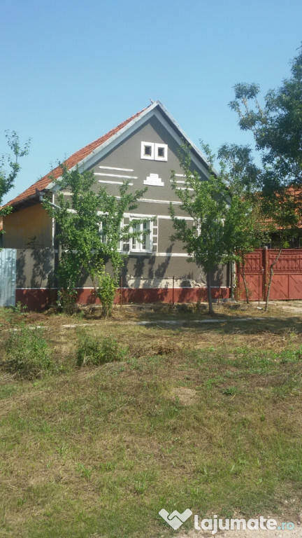 Doua case loc berechiu nr 387-388