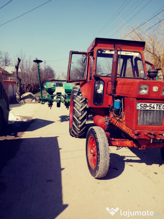 Tractor U650 stare ca nou.