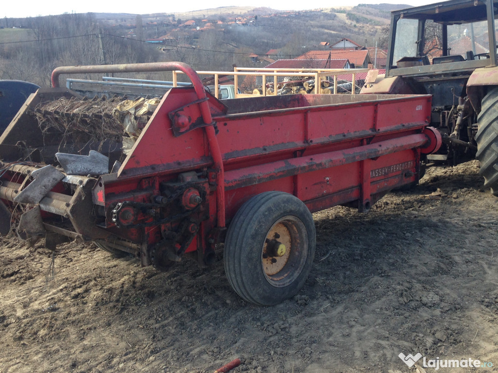 Remorca de imprastiat gunoi Massey Ferguson