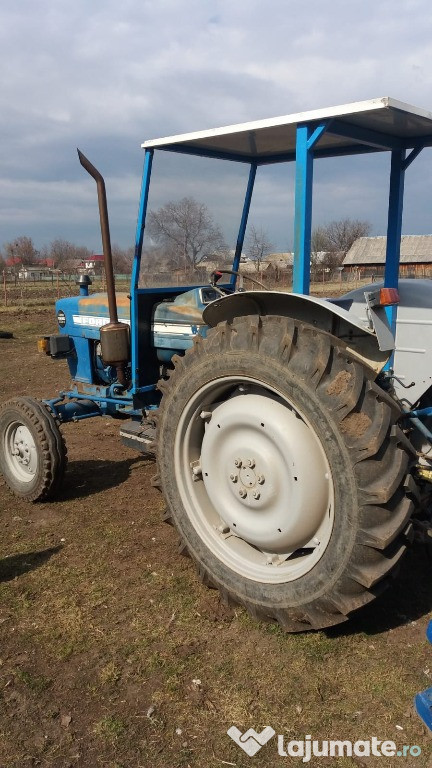 Tractor ford 62cp