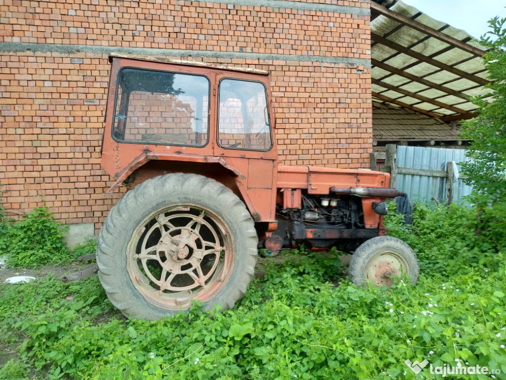 Tractor UTB 650