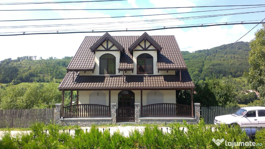 Casa superba in Valea Doftanei Central Traisteni