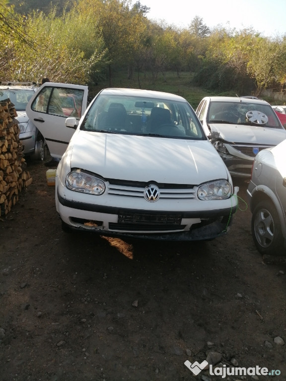 Dezmembrări golf 4