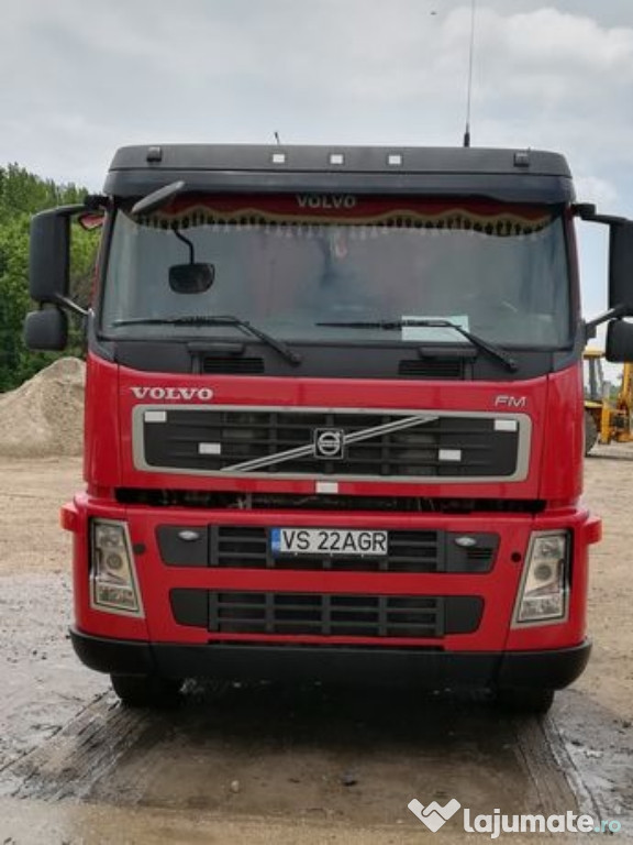 Cap Tractor Volvo FM440 + Semiremorca Schmitz O4