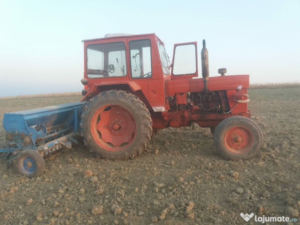 Tractor U 650,plug,disc și remorca