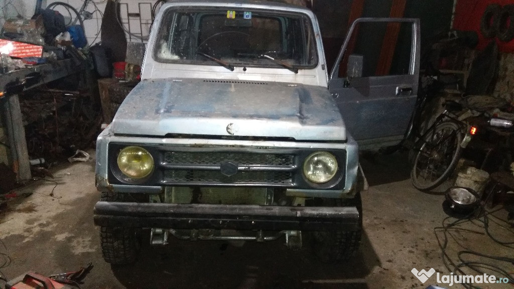 Suzuki samurai diesel 800 euro plus cauciucuri de teren