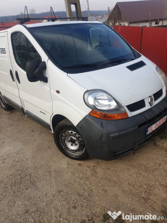 Mașină Renault Trafic