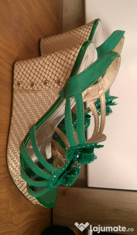 Sandale mărimea 37