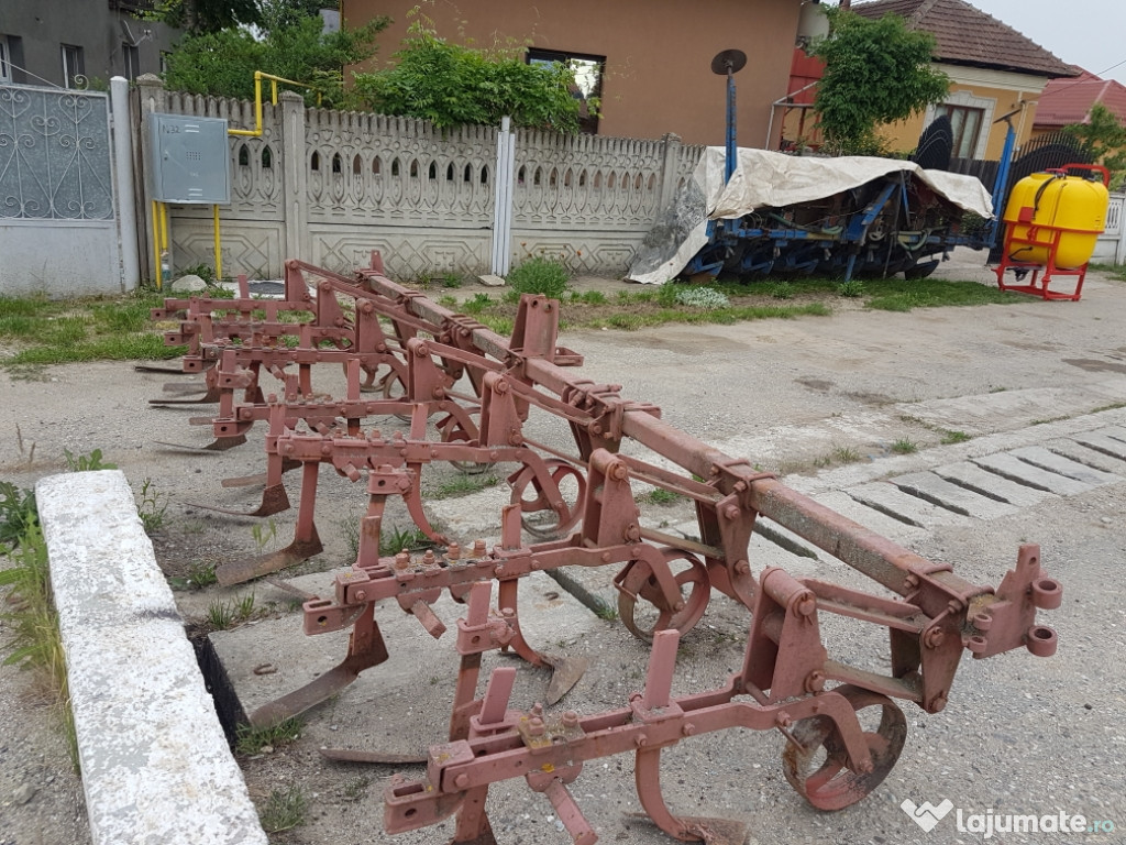 Cultivator prasitoare cu 3 5 și 7 secți