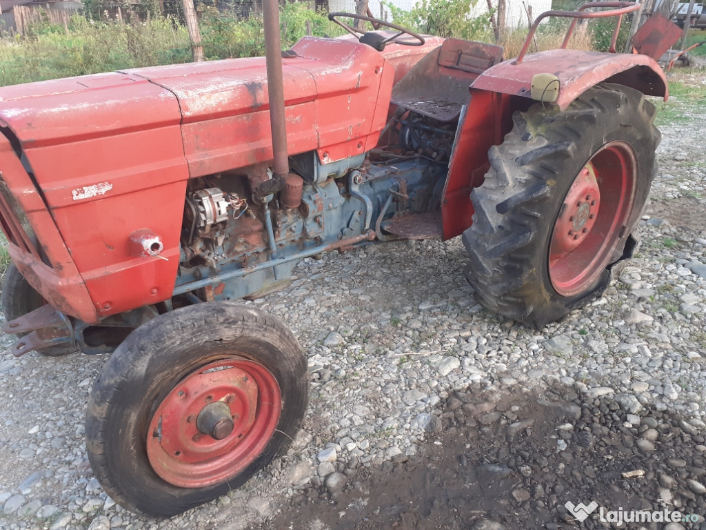 Tractor Universal 445