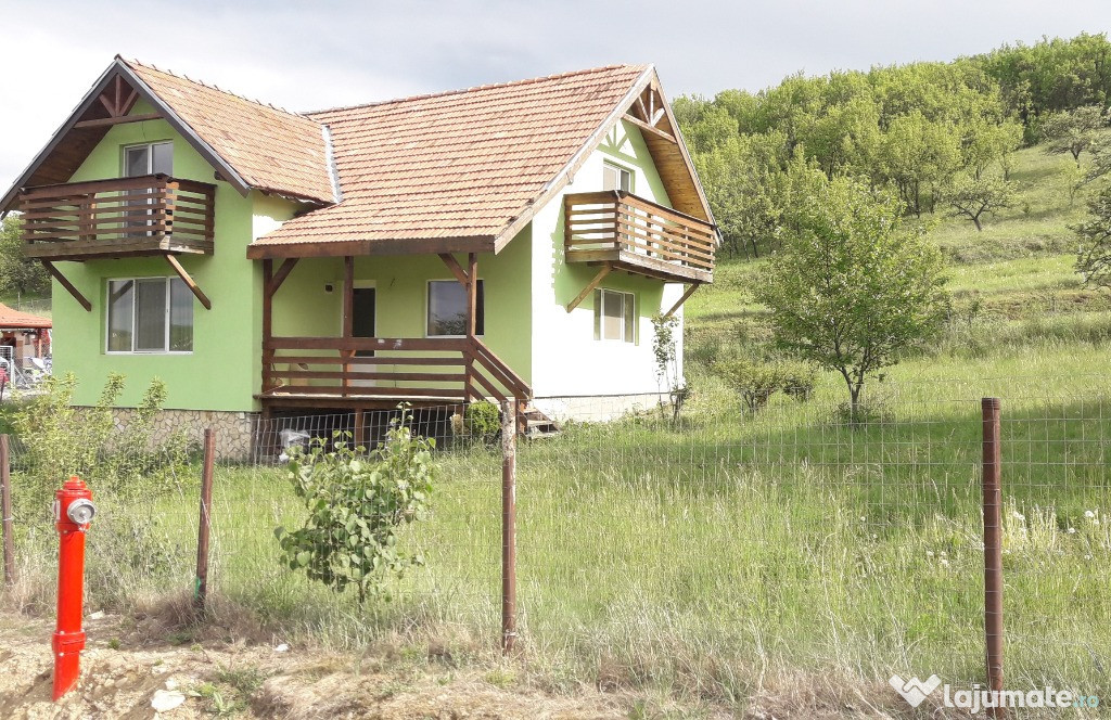 Casa individuala panoramica in teren de 819 mp in Suceagu