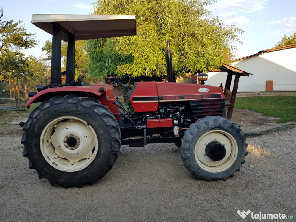 Tractor Universal 533, 1400 ore