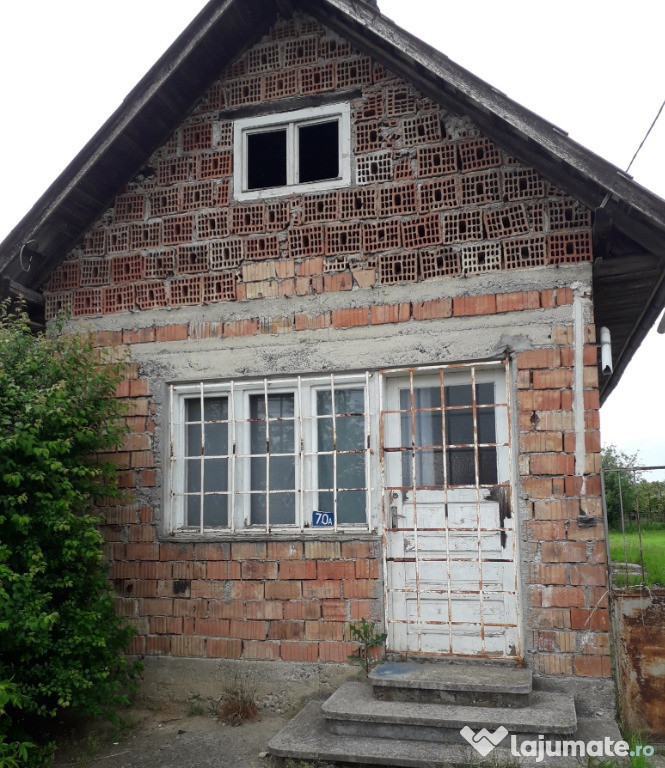 Casa si teren la tara Catcau