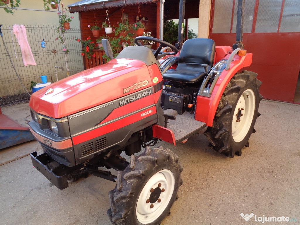 Tractor japonez mitsubishi 22 cp