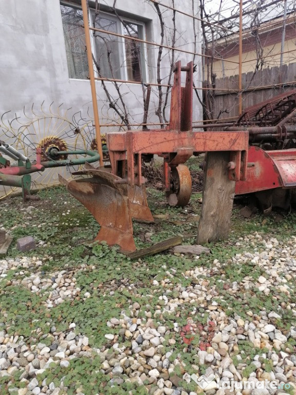 Plug | utilaj agricol