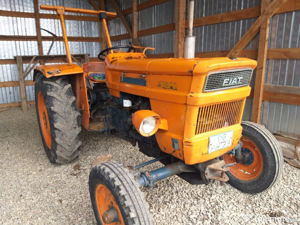 Tractor Fiat 400 în 3 pistoane