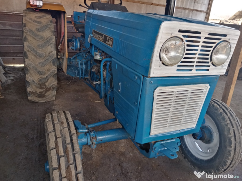 Tractor 530 recent adus cu servo direcție cu danfus