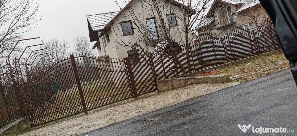 Casa cu etaj in comuna Raciu, Dambovita