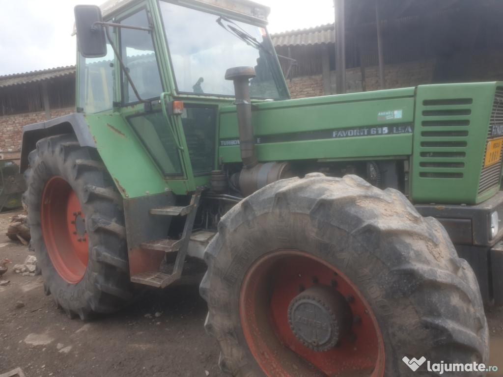 Utilaje agricole tractor marca Fendt