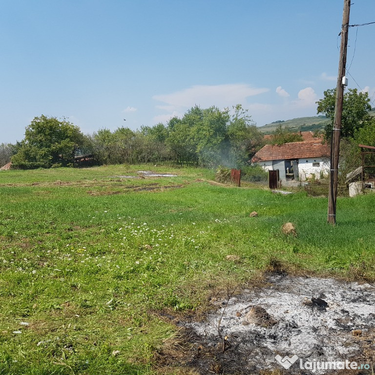 Casa la tara sat Bratesti, comuna Rabagani, Bihor