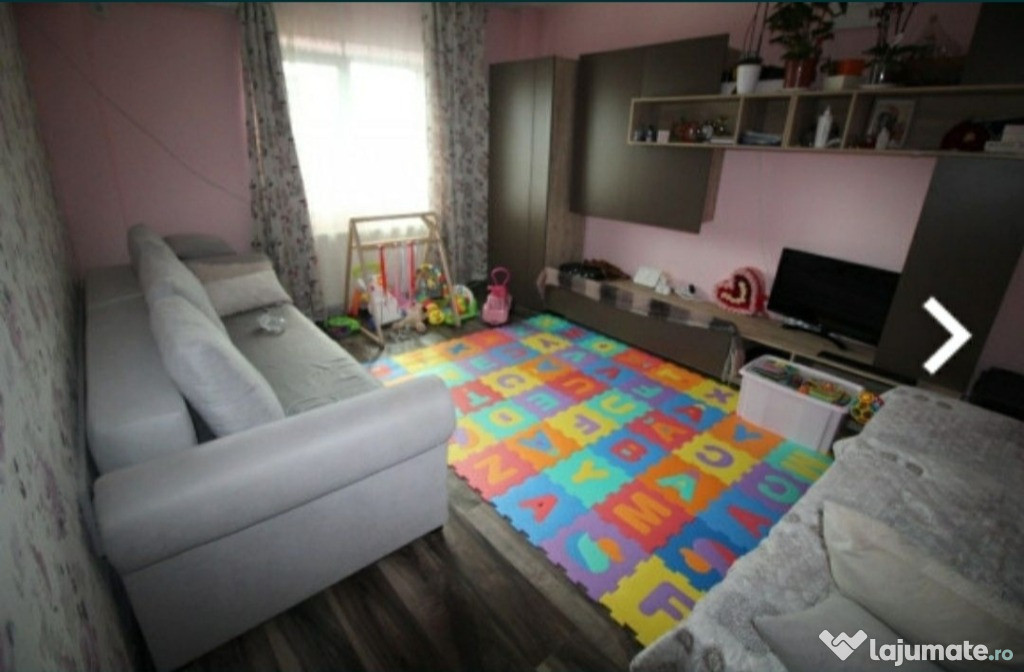 Apartament 3 camere decomandate, comuna Negri,central