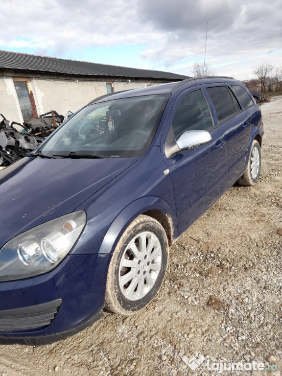 Dezmembrez Opel Astra H. Motor 1.7 cdi
