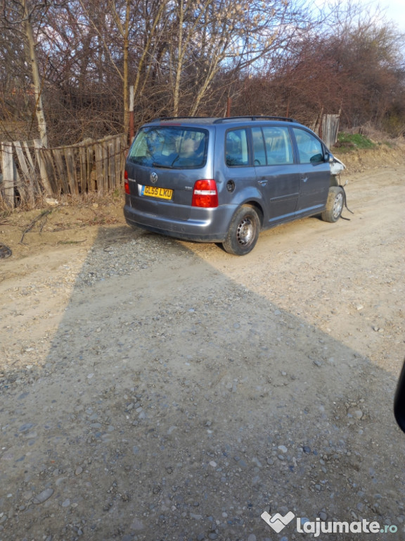 Dezmembrez vw touran