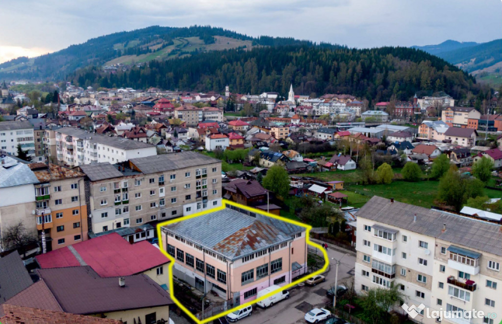 Cladire in Vatra Dornei - 450 m2 (parter, etaj, mansarda)