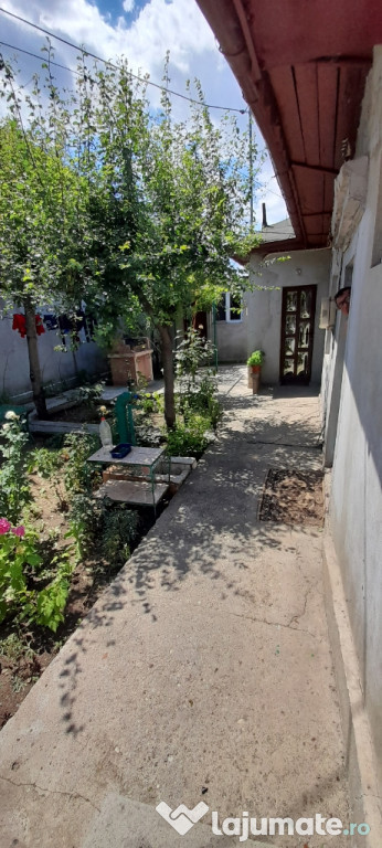 Casa 6 cam 3 bai 215 mp zetari luica