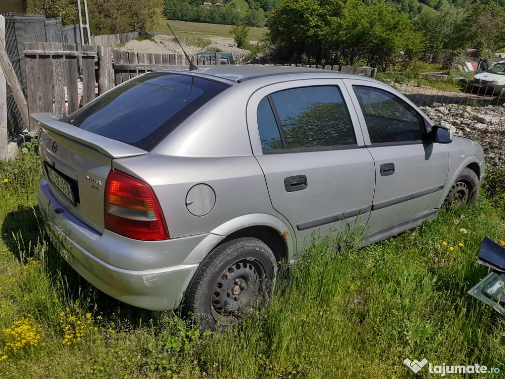 Dezmembrez opel