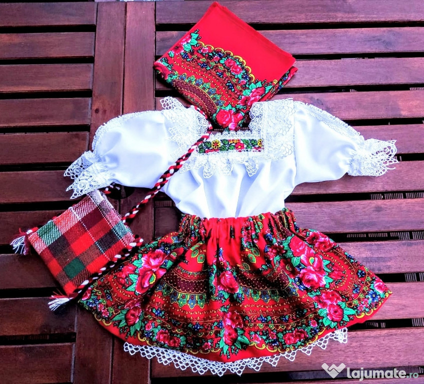 Costum popular pentru fete de Maramures