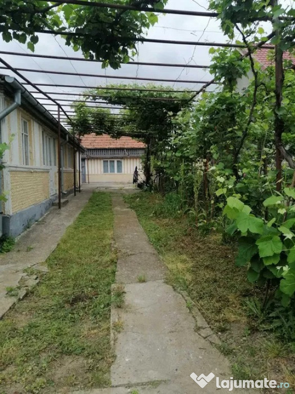 Casa cu teren 400 m, Onești, Bacau