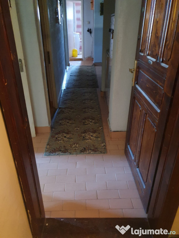 Apartament 3 camere cu centrala proprie