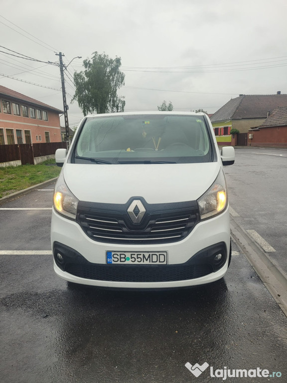 Renault Traffic 8+1